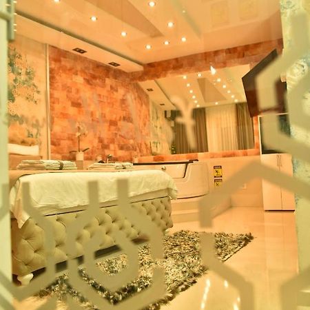 Design Apartment Premium Spa Lux 4 Star "Dubai" Completely Private Wellness & Spa Free Included Sauna & Jacuzzi & Salt Wall & Fire Place & 3D Ceilings & Business Wifi & Netflix & Keyless Code Entry & Full Smart App & Secure 2 Parking Place Ćuprija エクステリア 写真