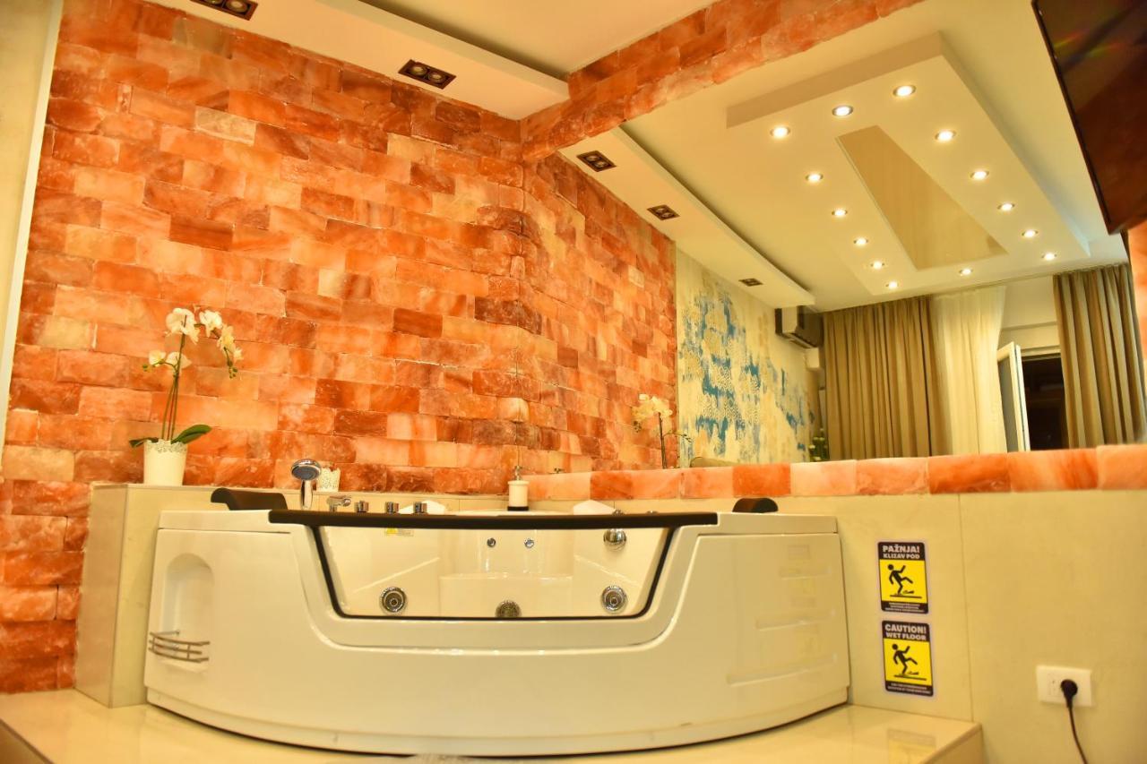 Design Apartment Premium Spa Lux 4 Star "Dubai" Completely Private Wellness & Spa Free Included Sauna & Jacuzzi & Salt Wall & Fire Place & 3D Ceilings & Business Wifi & Netflix & Keyless Code Entry & Full Smart App & Secure 2 Parking Place Ćuprija エクステリア 写真