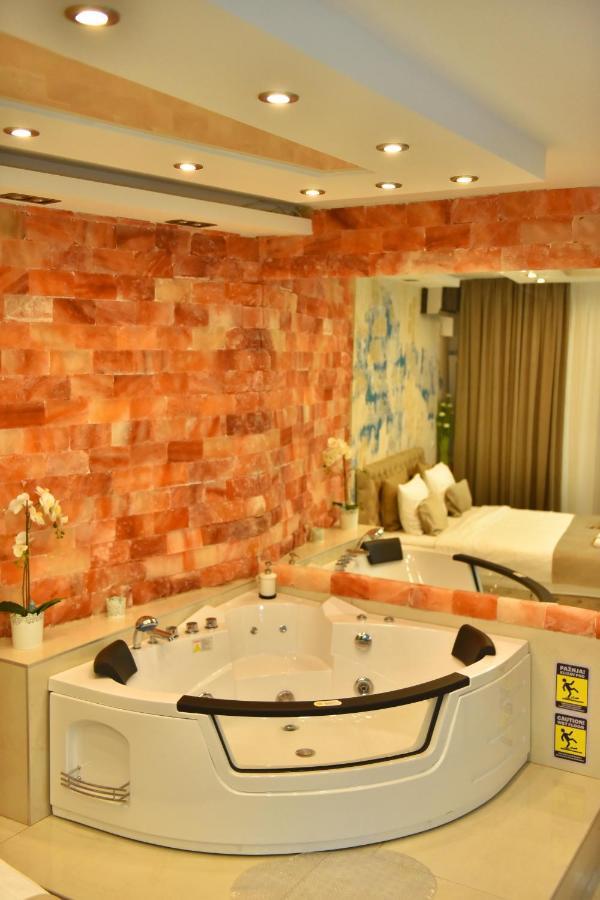 Design Apartment Premium Spa Lux 4 Star "Dubai" Completely Private Wellness & Spa Free Included Sauna & Jacuzzi & Salt Wall & Fire Place & 3D Ceilings & Business Wifi & Netflix & Keyless Code Entry & Full Smart App & Secure 2 Parking Place Ćuprija エクステリア 写真