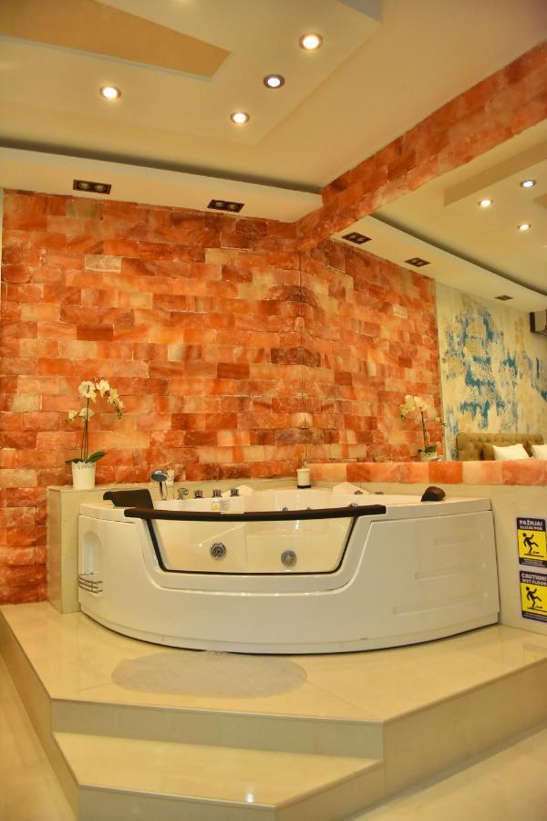 Design Apartment Premium Spa Lux 4 Star "Dubai" Completely Private Wellness & Spa Free Included Sauna & Jacuzzi & Salt Wall & Fire Place & 3D Ceilings & Business Wifi & Netflix & Keyless Code Entry & Full Smart App & Secure 2 Parking Place Ćuprija エクステリア 写真