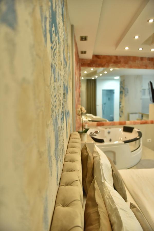 Design Apartment Premium Spa Lux 4 Star "Dubai" Completely Private Wellness & Spa Free Included Sauna & Jacuzzi & Salt Wall & Fire Place & 3D Ceilings & Business Wifi & Netflix & Keyless Code Entry & Full Smart App & Secure 2 Parking Place Ćuprija エクステリア 写真