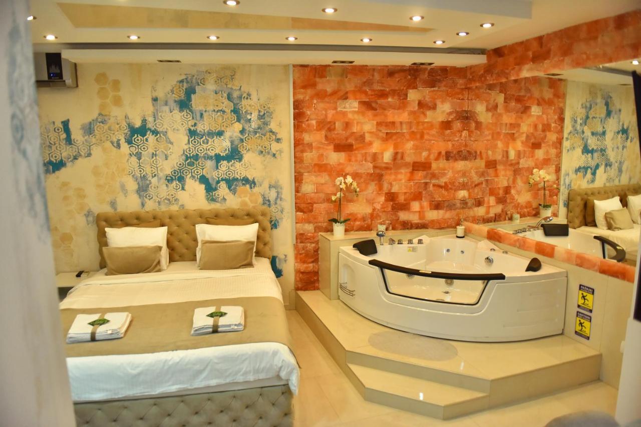 Design Apartment Premium Spa Lux 4 Star "Dubai" Completely Private Wellness & Spa Free Included Sauna & Jacuzzi & Salt Wall & Fire Place & 3D Ceilings & Business Wifi & Netflix & Keyless Code Entry & Full Smart App & Secure 2 Parking Place Ćuprija エクステリア 写真