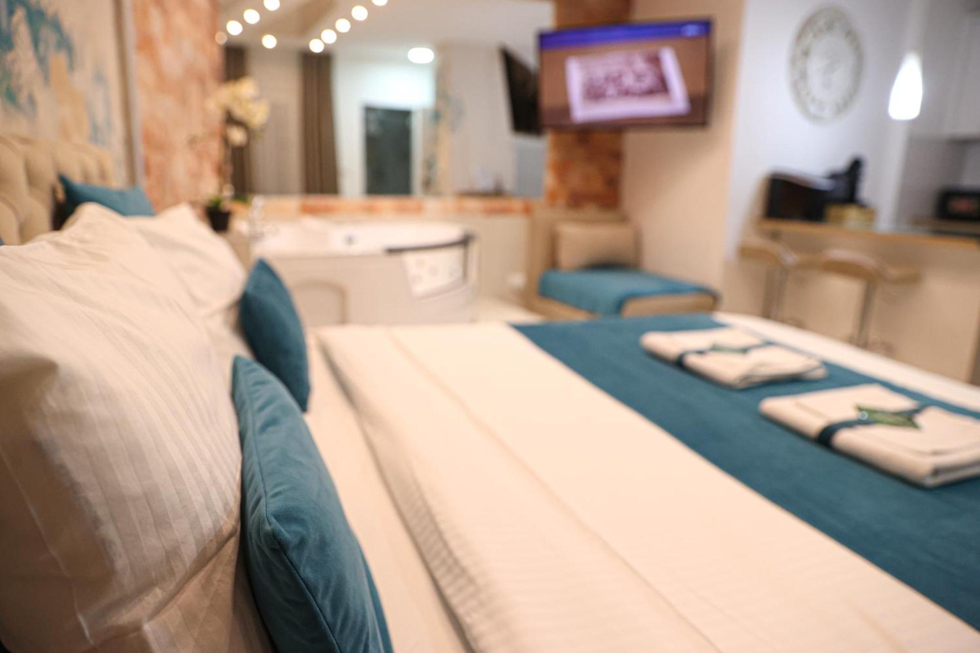 Design Apartment Premium Spa Lux 4 Star "Dubai" Completely Private Wellness & Spa Free Included Sauna & Jacuzzi & Salt Wall & Fire Place & 3D Ceilings & Business Wifi & Netflix & Keyless Code Entry & Full Smart App & Secure 2 Parking Place Ćuprija エクステリア 写真